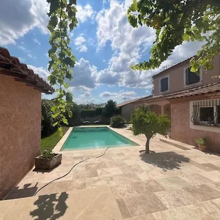 Les Oliviers Villa Beaucaire (Gard)